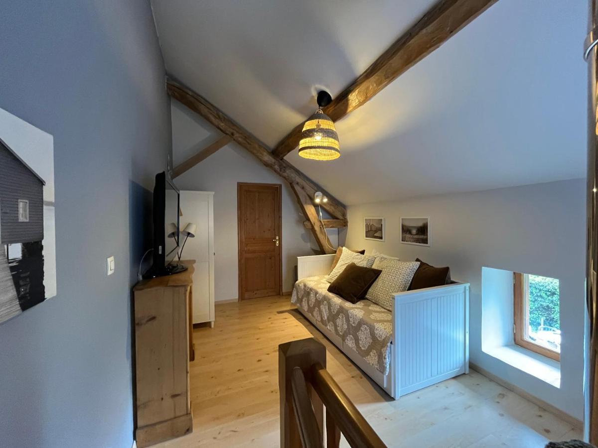 La Maison Des Commis Morestel Luaran gambar